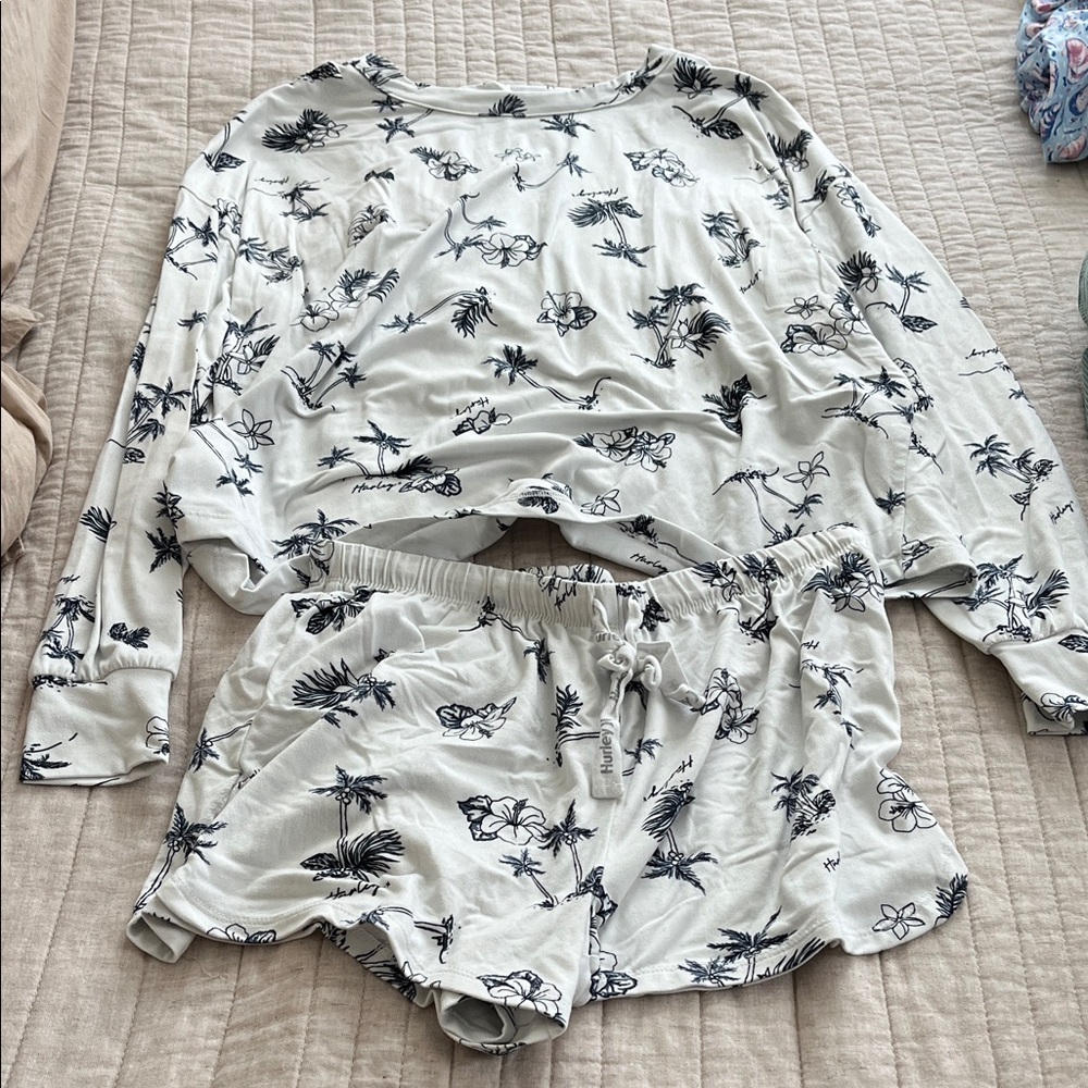 Hurley Women’s Size Small Lounge Set